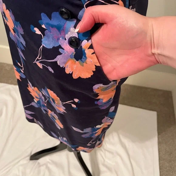 Limited brand floral skirt with pockets!!! - Picture 2 of 7